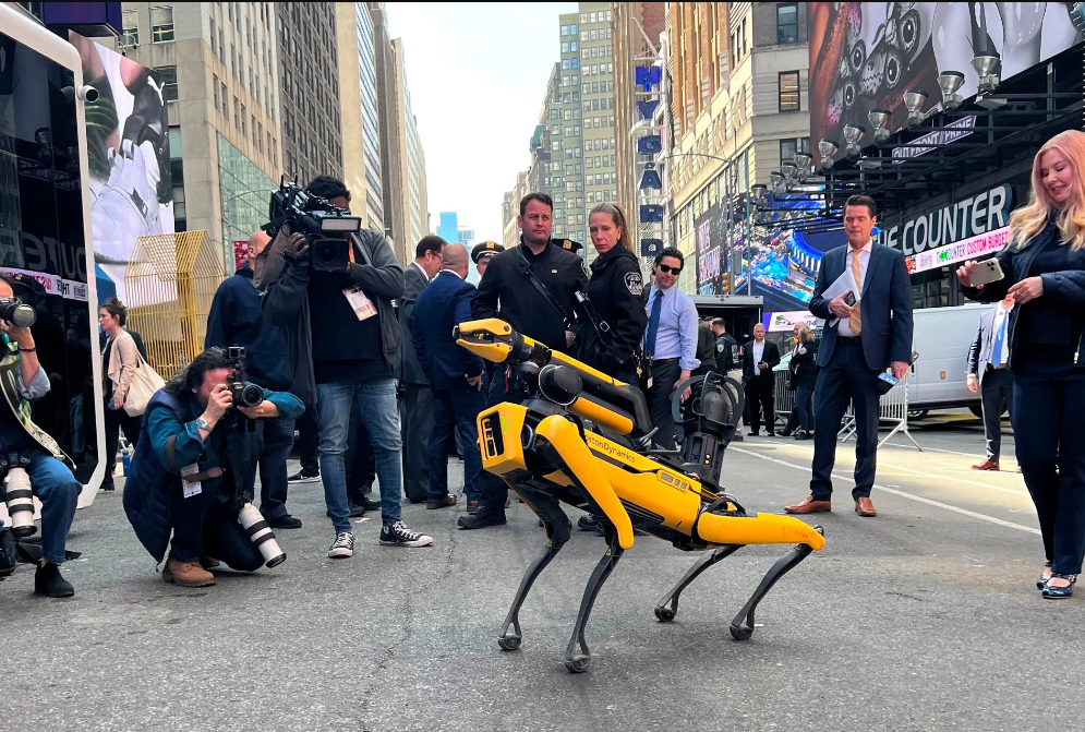 VIDEO: Nueva York tendrá policías robots