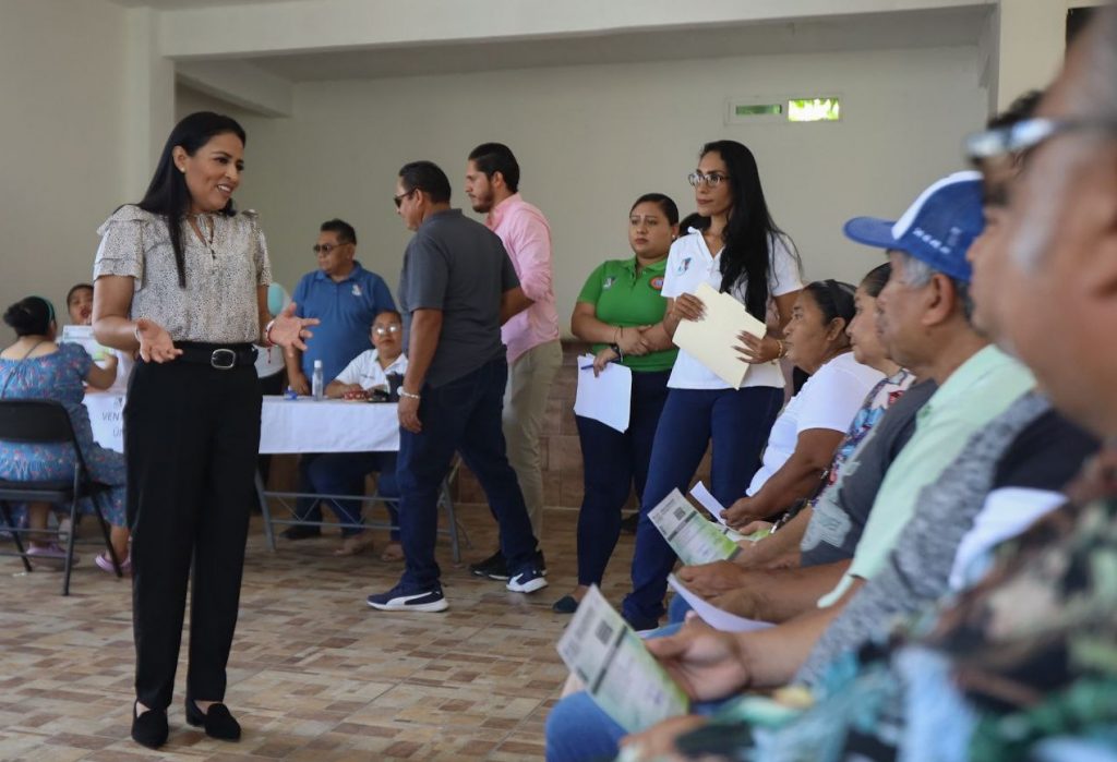 Blanca Merari encabeza la jornada “Pon al día tu negocio”, objetivo es agilizar trámites y orientar a los comerciantes 