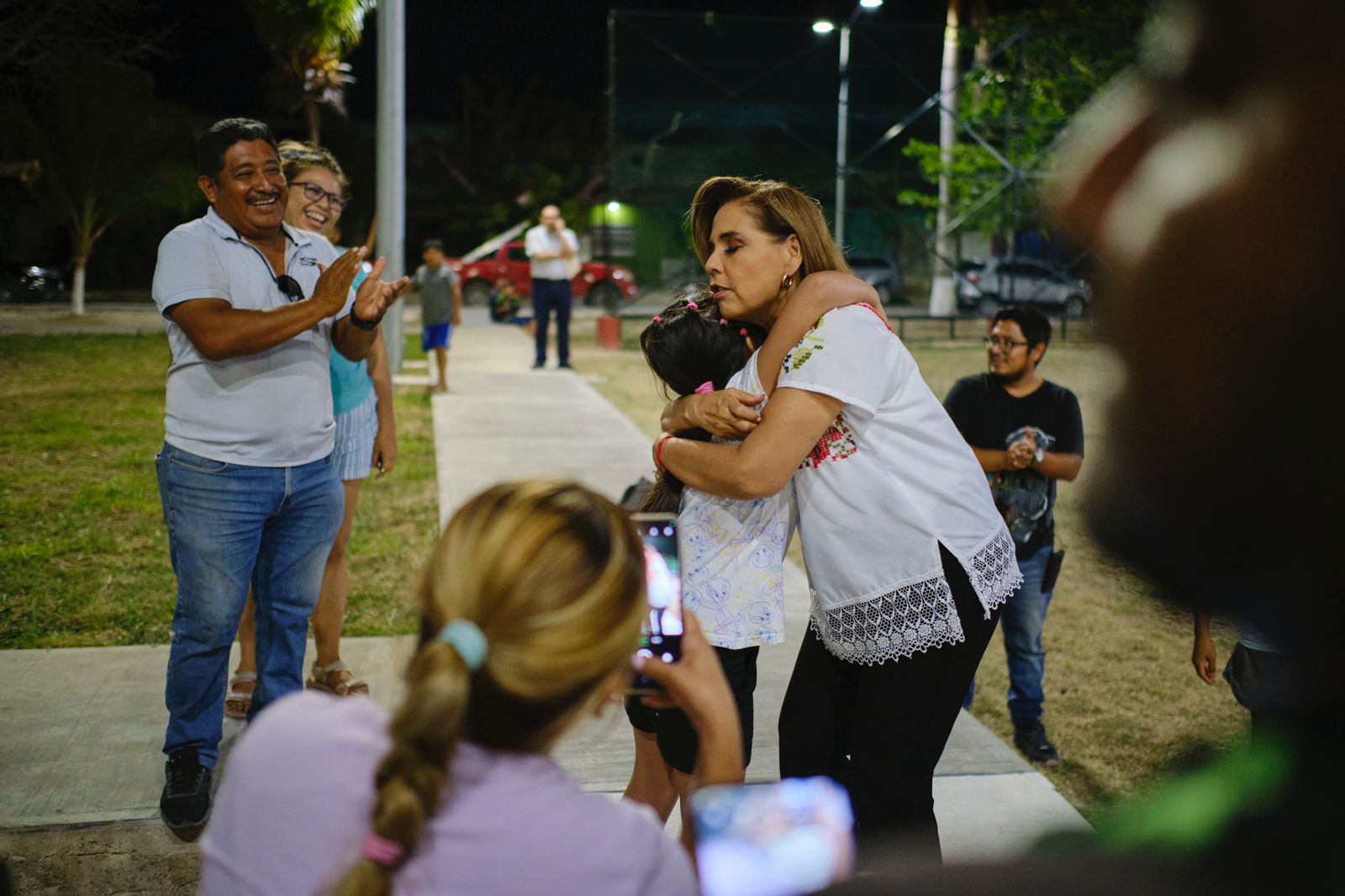 Mara Lezama entrega a familias parque en Proterritorio 1