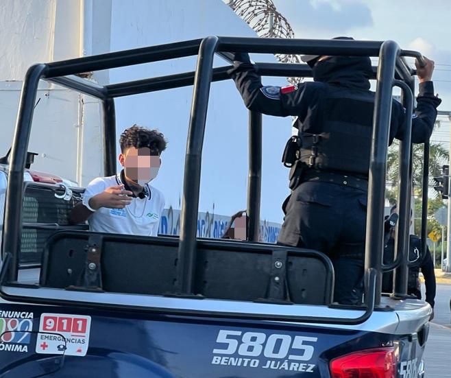 Detienen a estudiante en Conalep I de Cancún luego de agredir a maestro