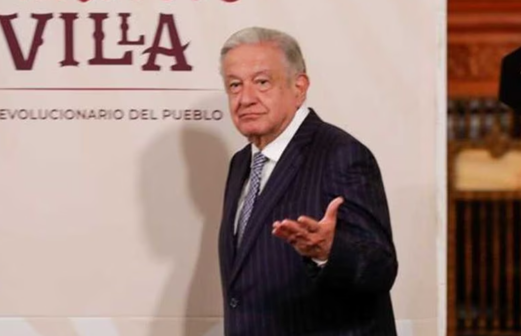 AMLO anuncia incremento salarial para maestros