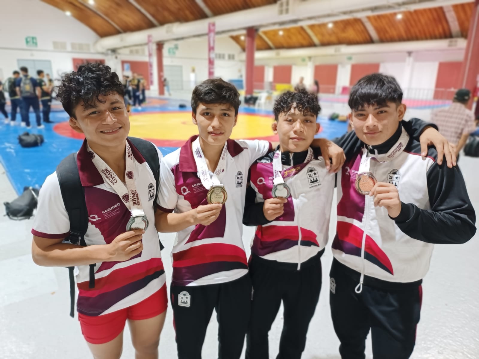 Atletas quintanarroenses logran 4 medallas en competencia de luchas asociadas