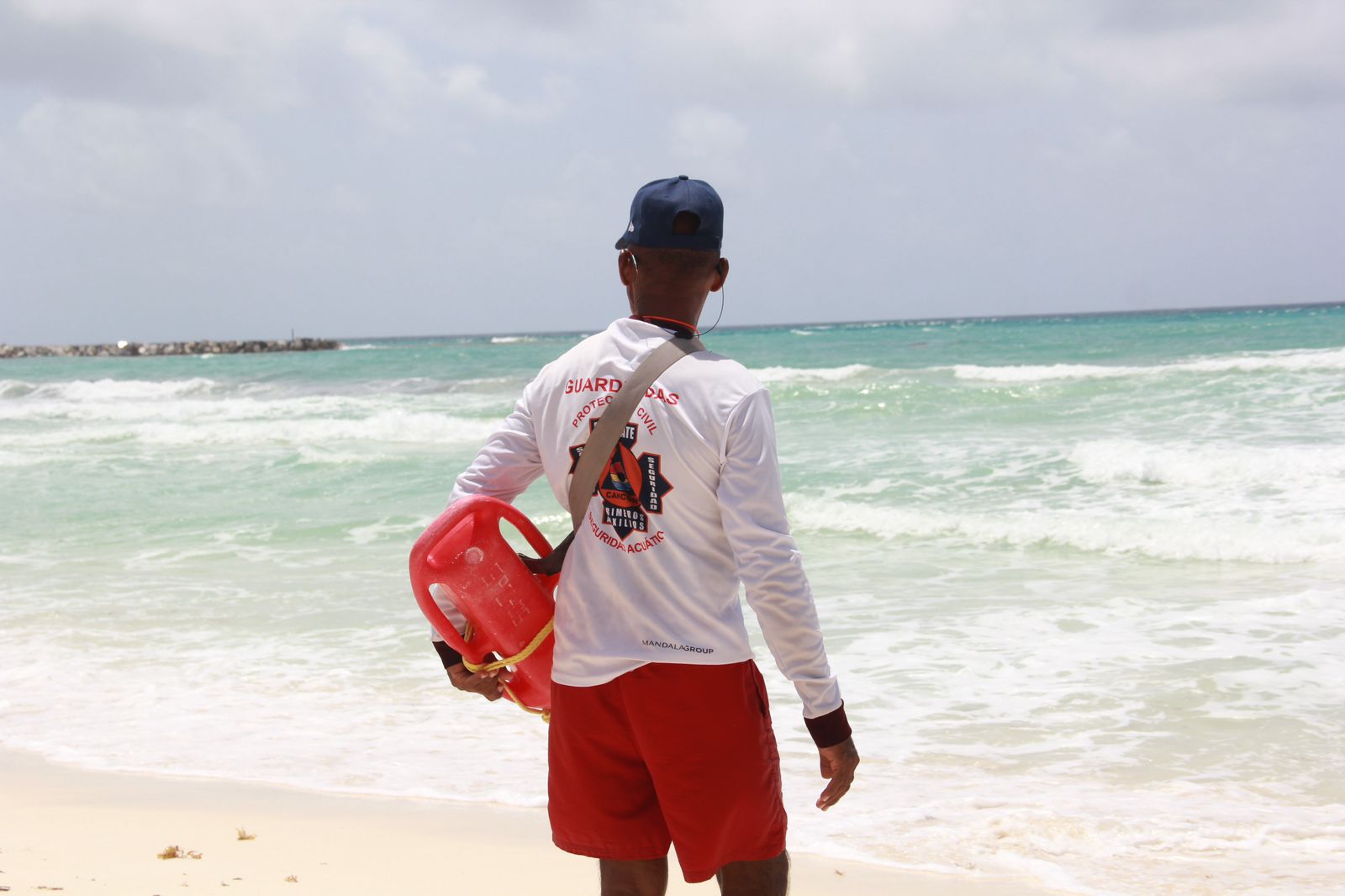 Garantizan vigilancia en playas cancunenses para seguridad de bañistas