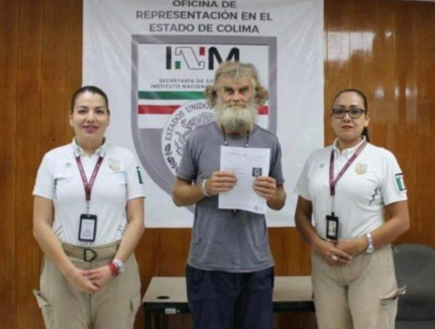 INM entrega documento migratorio a náufrago australiano