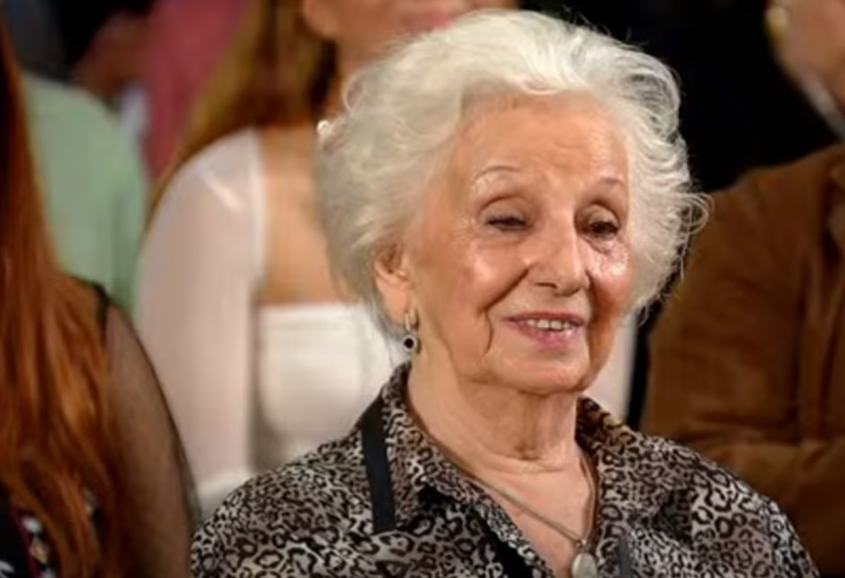 AMLO recibe a la fundadora de las Abuelas de Plaza de Mayo de Argentina