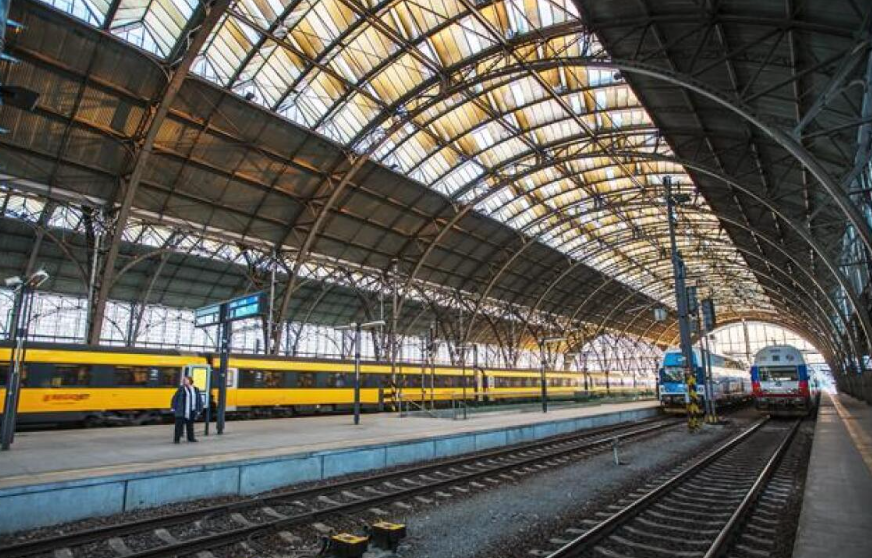 Anuncian proyecto del tren Texas-Nuevo León para 2024