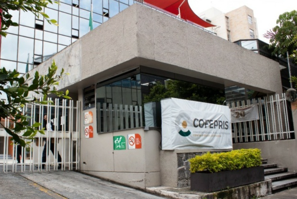Alerta Cofepris por helados contaminados