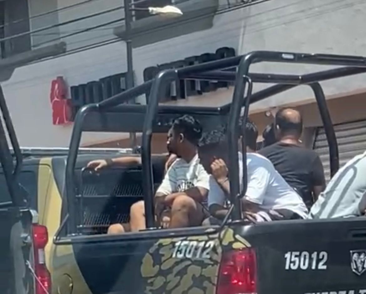 Aseguran a 30 extrangeros indocumentados en hotel Azteca de Cancún