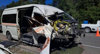 Choca combi de pasaje y volquete en carretera federal de Felipe Carrillo Puerto; hay tres lesionados
