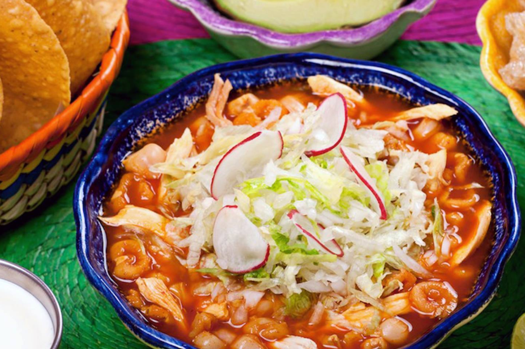 ¿Cómo preparar pozole rojo estilo Jalisco?