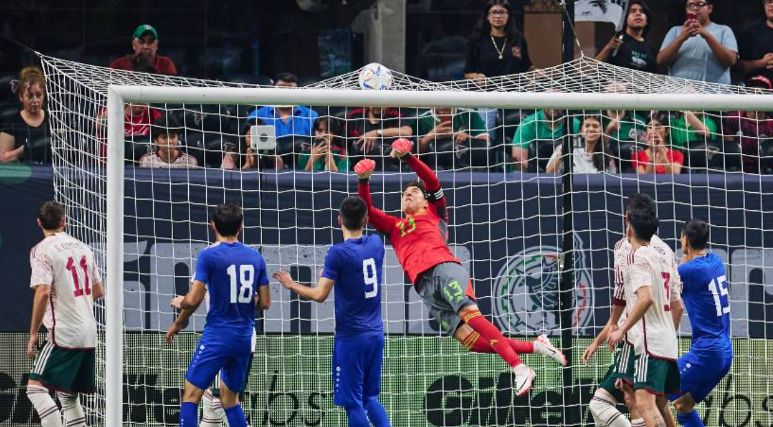 Selección mexicana empata ante Uzbekistán