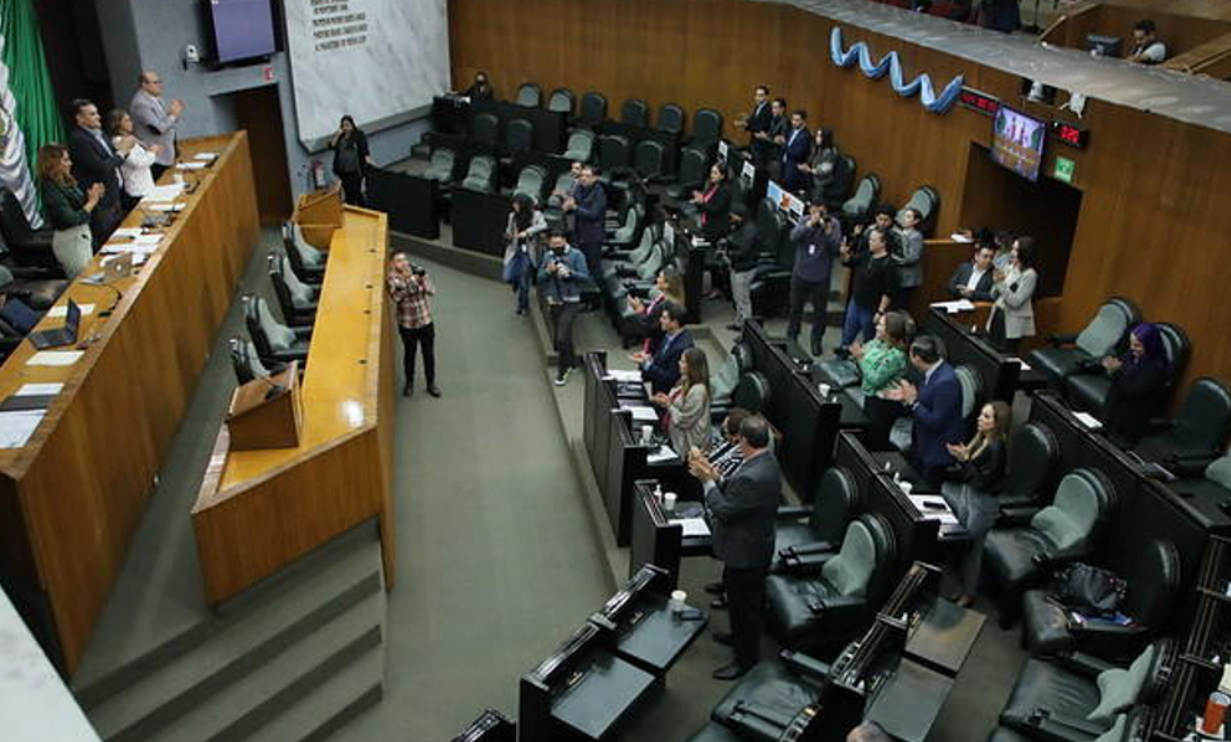 Analizan ampliar jornada laboral a 8 horas en Congreso de Nuevo León