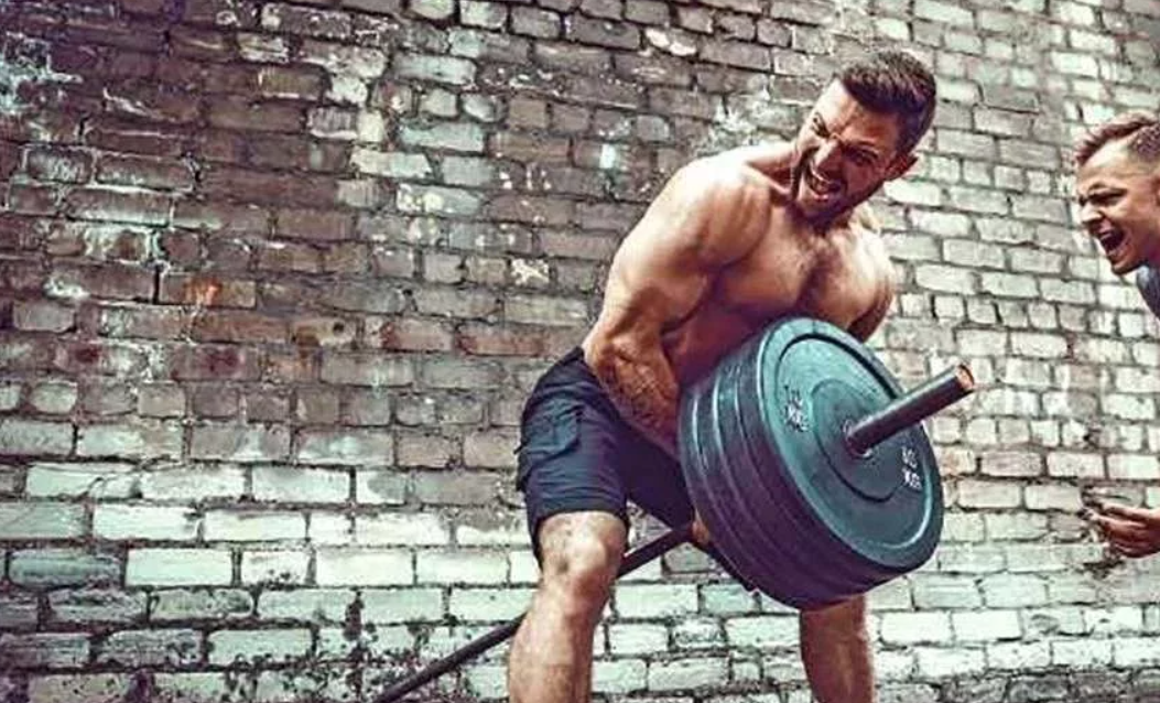 Más carga ¿qué aumenta la masa muscular?