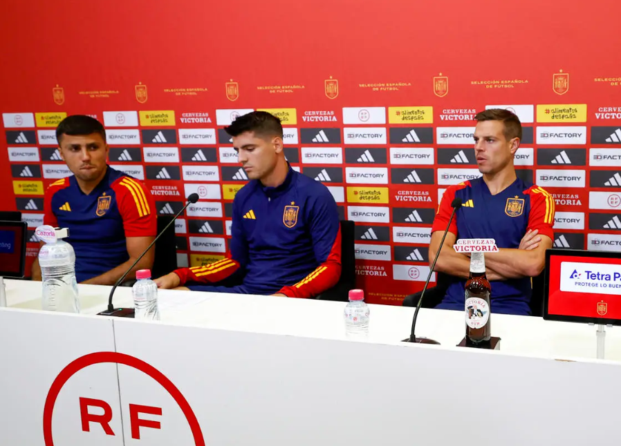 Jugadores de selección española condenan comportamiento de Rubiales