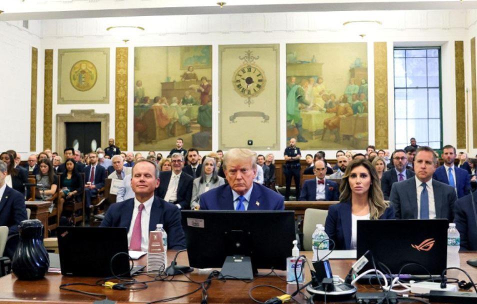 Trump comparece con sus hijos en tribunal de NY por fraude