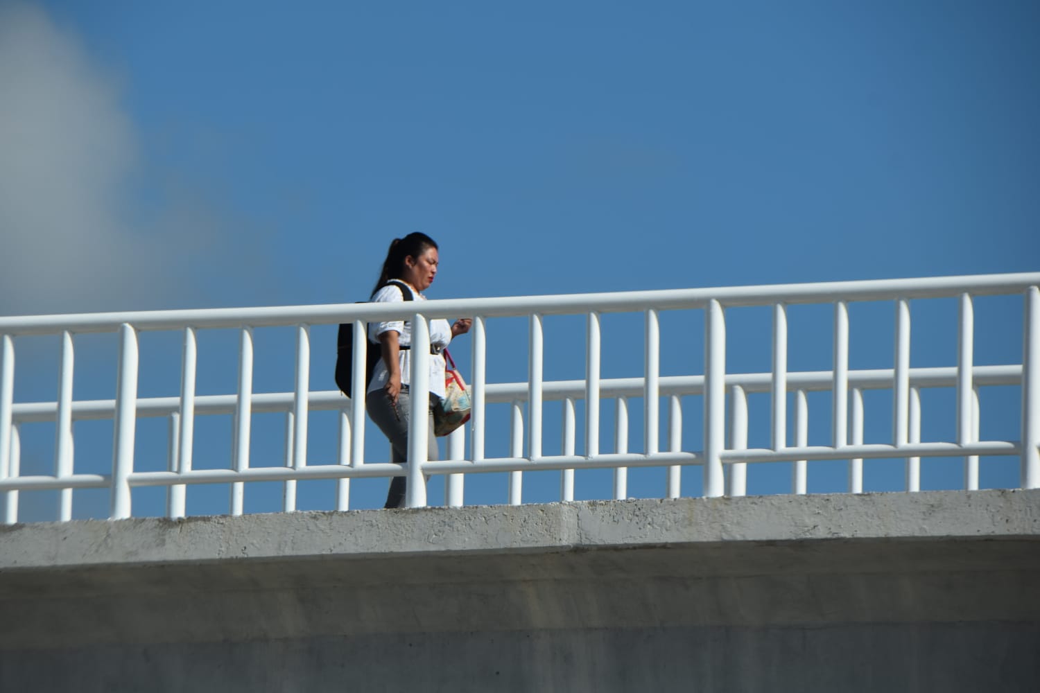 Arranca operación de puente peatonal a la altura de la Universidad Anáhuac de Cancún