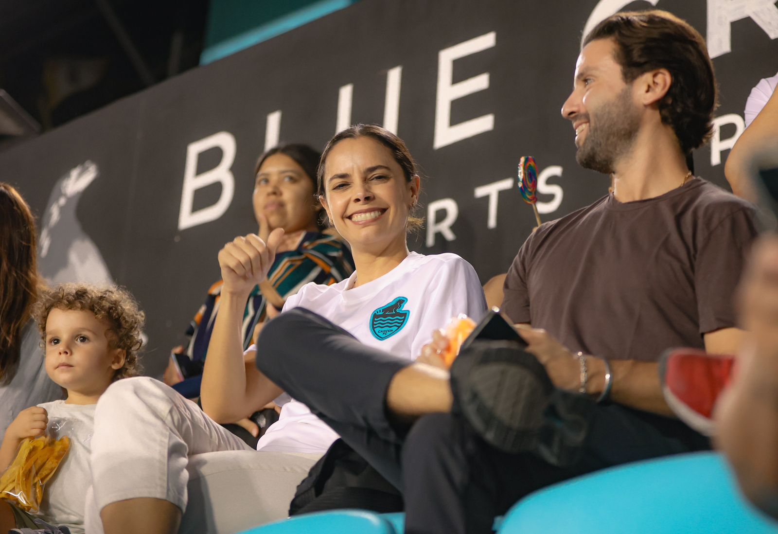 Ana Paty Peralta se une a la afición para alentar a Cancún FC