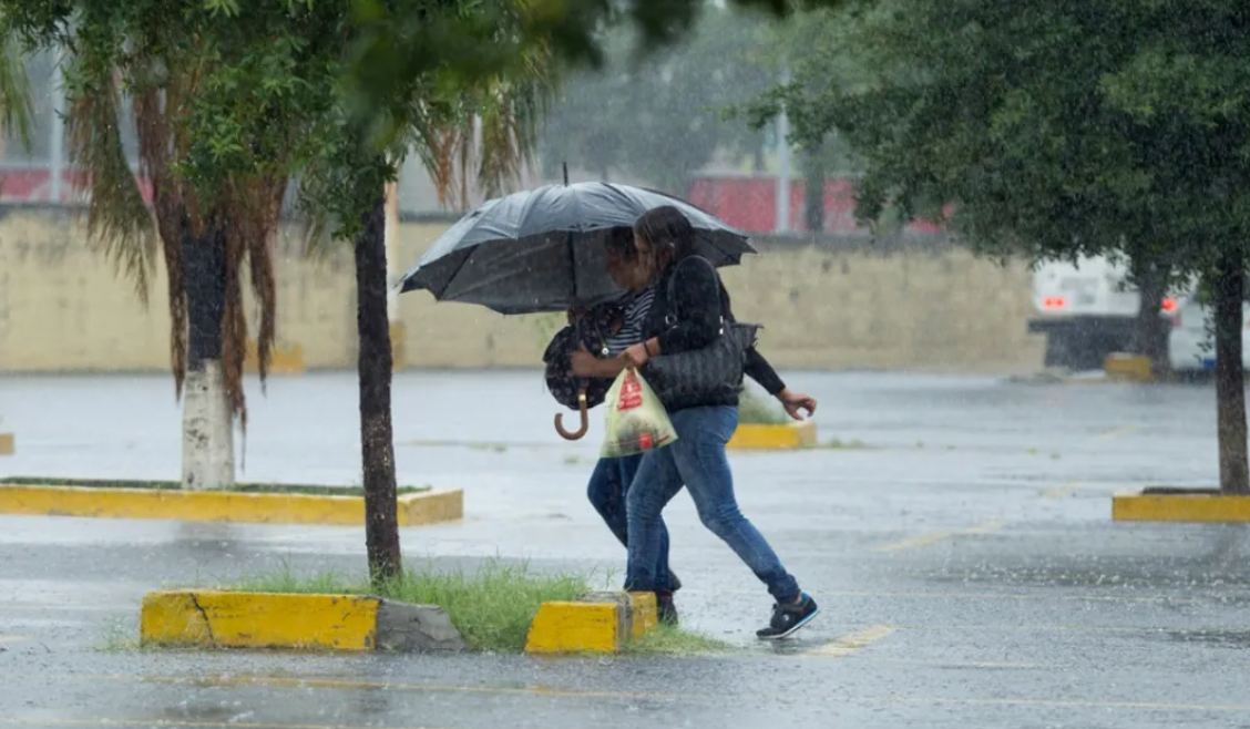 Tormenta eléctrica y caída de granizo en Nuevo León por frente frío 9