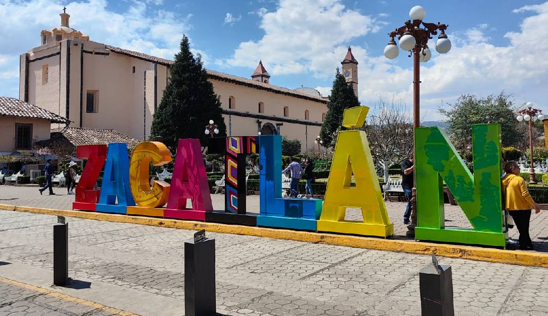 Entrega gobierno estatal registros nacionales de Turismo en Zacatlán