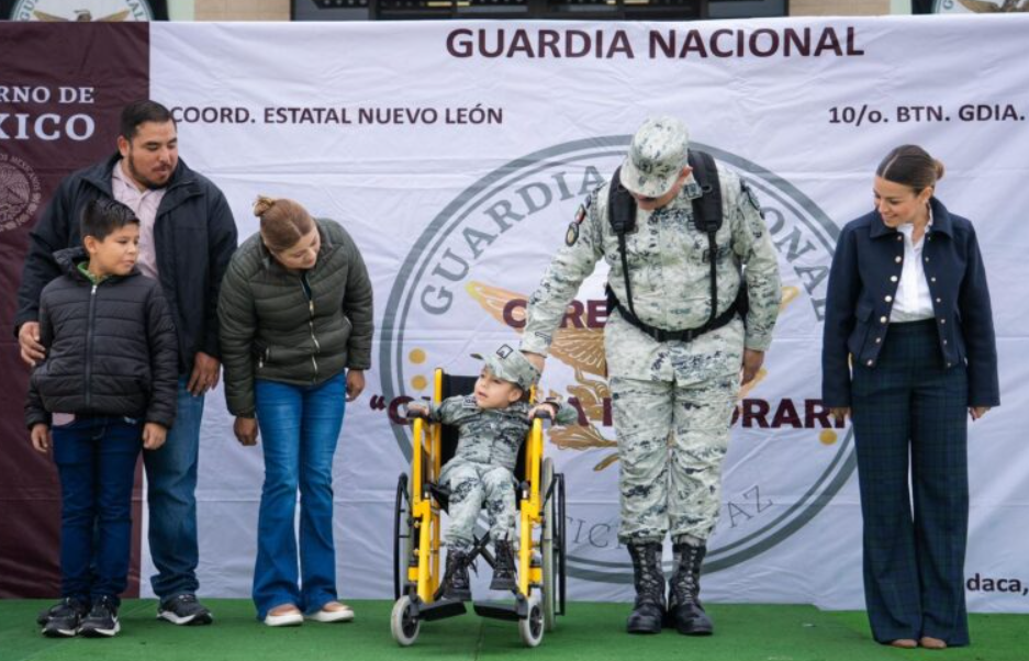 Niños en Nuevo León se convierten en soldados por un día