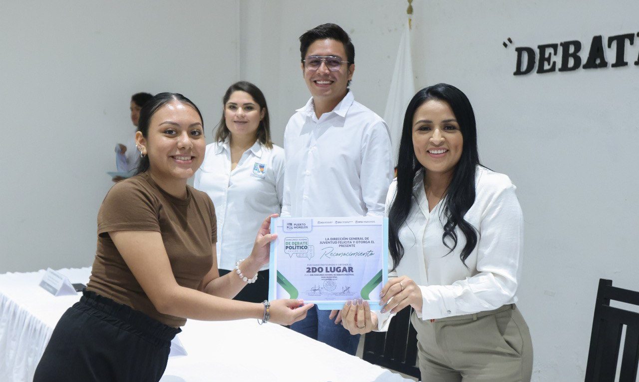 Entrega Blanca Merari reconocimientos a ganadores del Debate Juvenil 2023