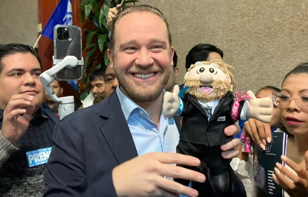 Santiago Taboada competirá por la gubernatura de la CDMX
