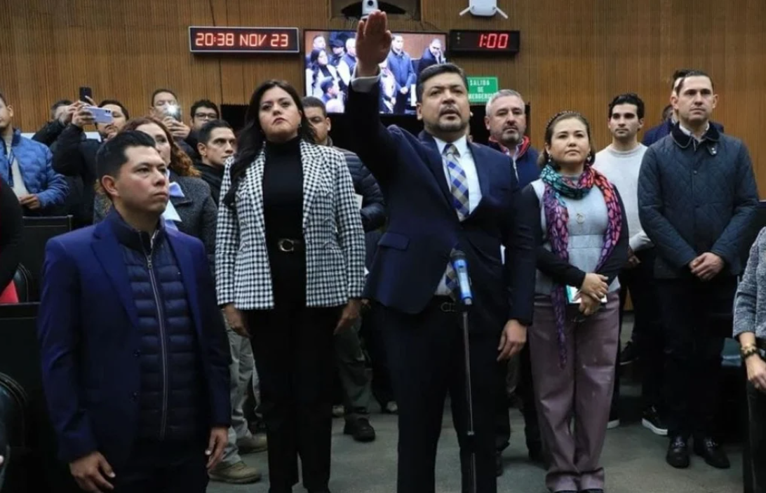 Servidores públicos ignoran al gobernador interino en NL