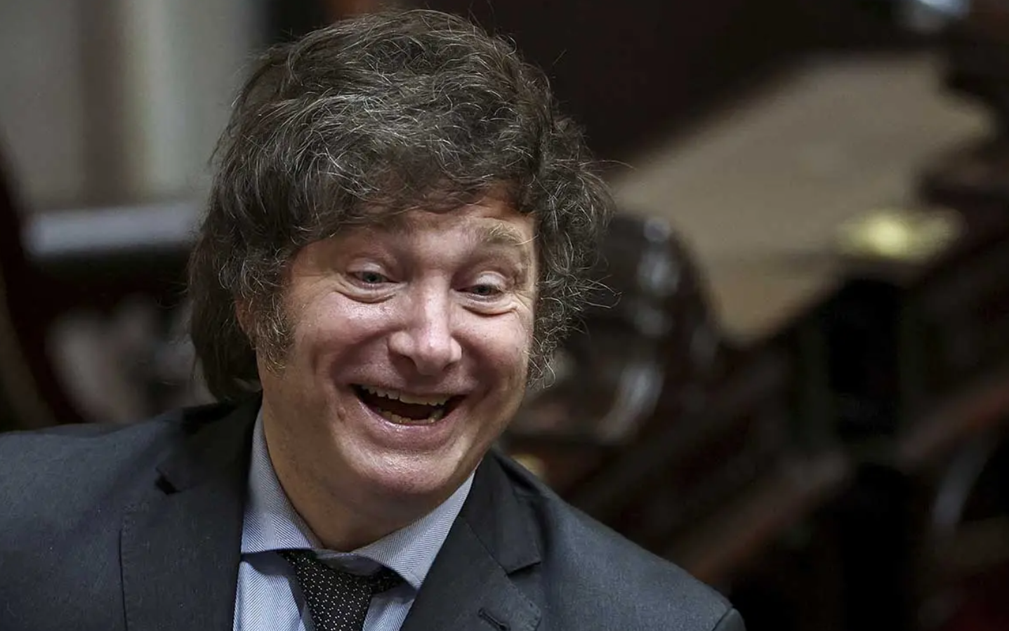 Reestructuración dejará sin empleo a 7 mil servidores públicos en Argentina