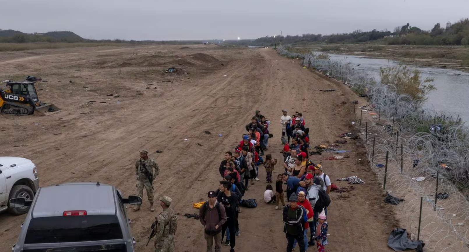 Biden amenaza con demandar a Texas por la ley que criminaliza a los migrantes
