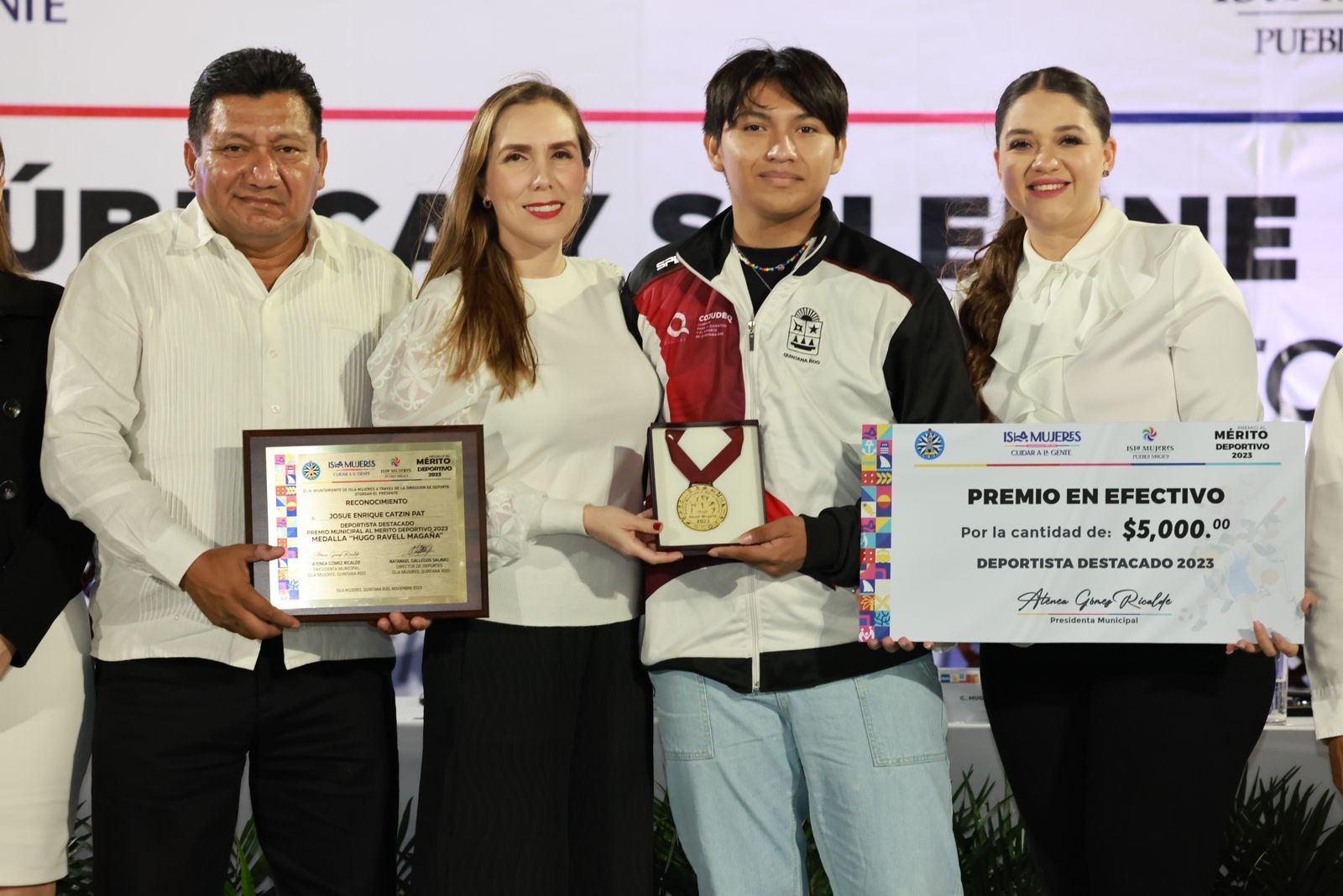 Atenea Gómez reconoce al talento deportivo con la entrega de la Medalla al Mérito Deportivo “Hugo Ravell Magaña”