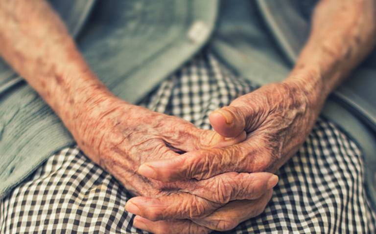Crece abandono de adultos mayores en hospitales y clínicas de Cancún