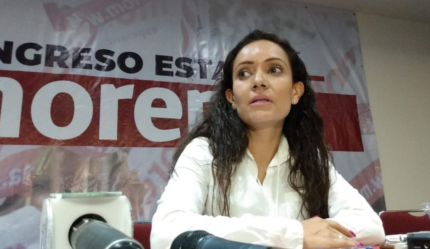 Incendian camioneta de la dirigente de Morena en Jalisco, Katia Castillo