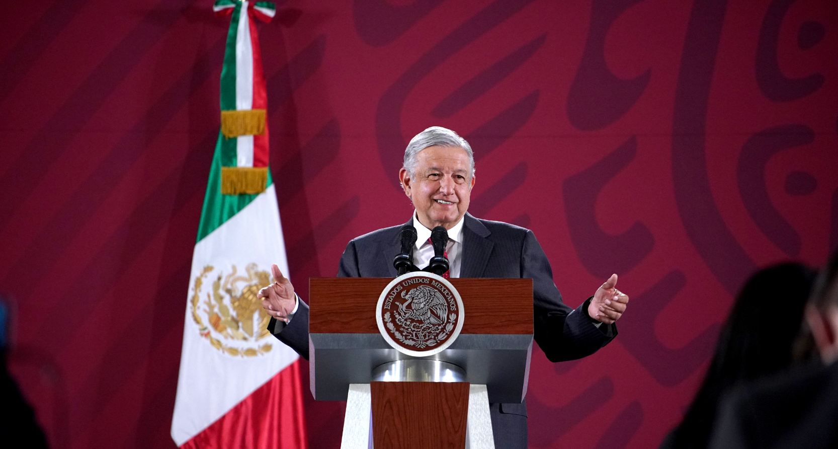 López Obrador pide disculpas por llamar “señor vestido de mujer” a la diputada trans Salma Luévano