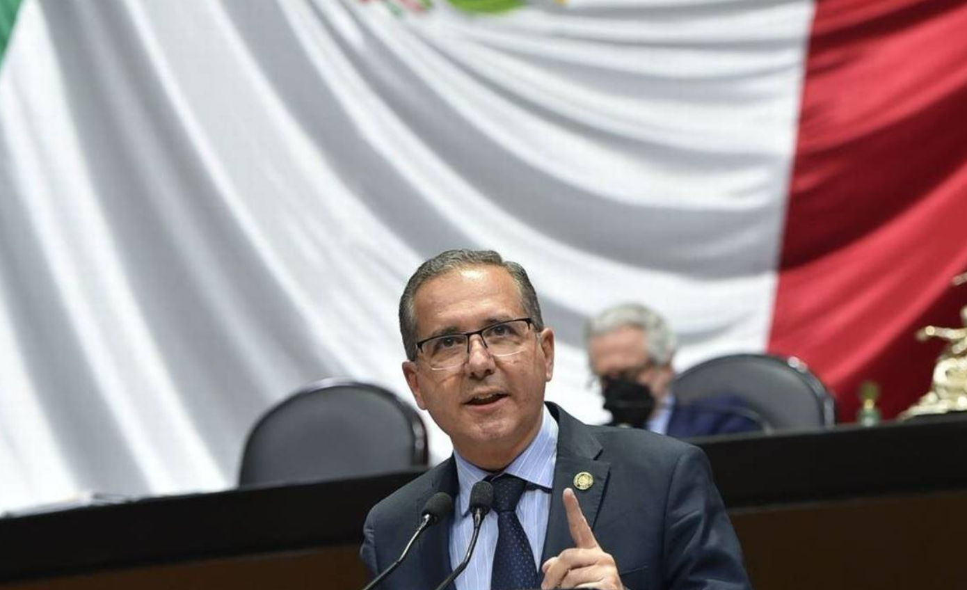 Asaltan al diputado federal Enrique Godínez en Michoacán