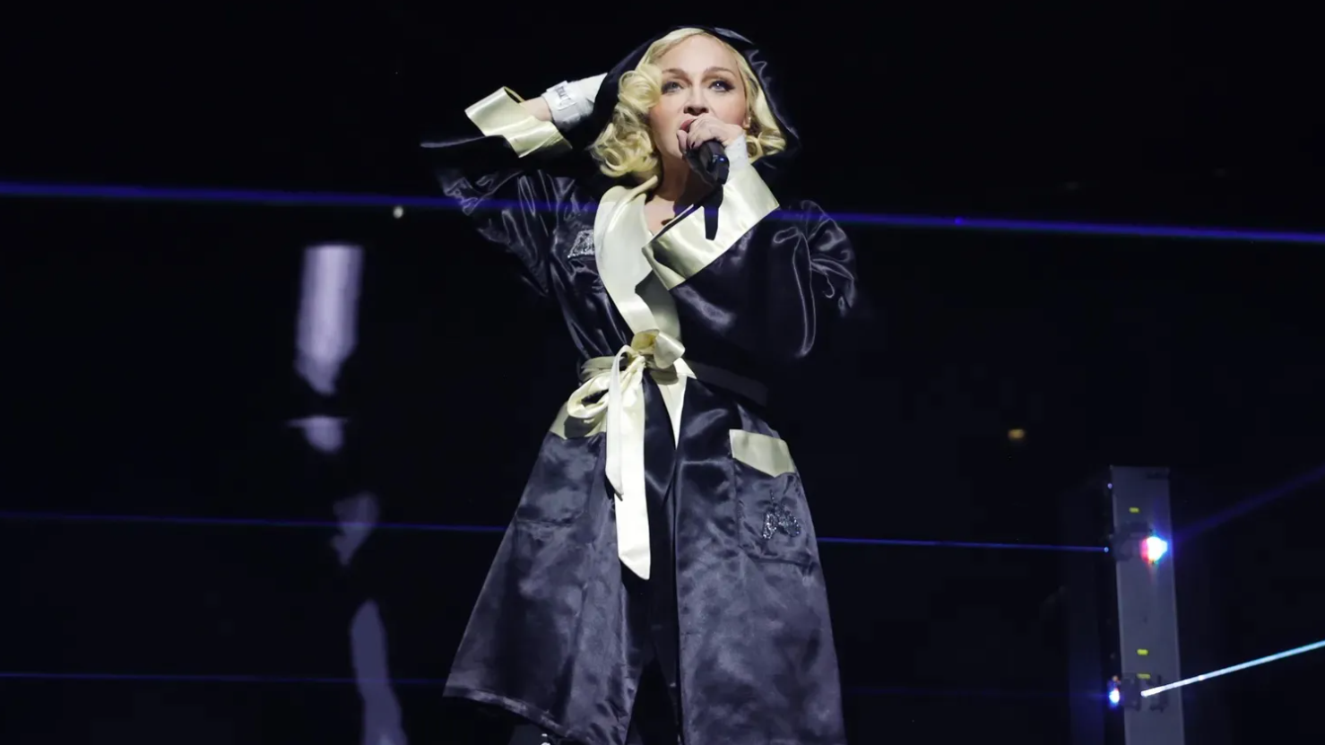 Fans demandan a Madonna por retraso de su concierto en Brooklyn