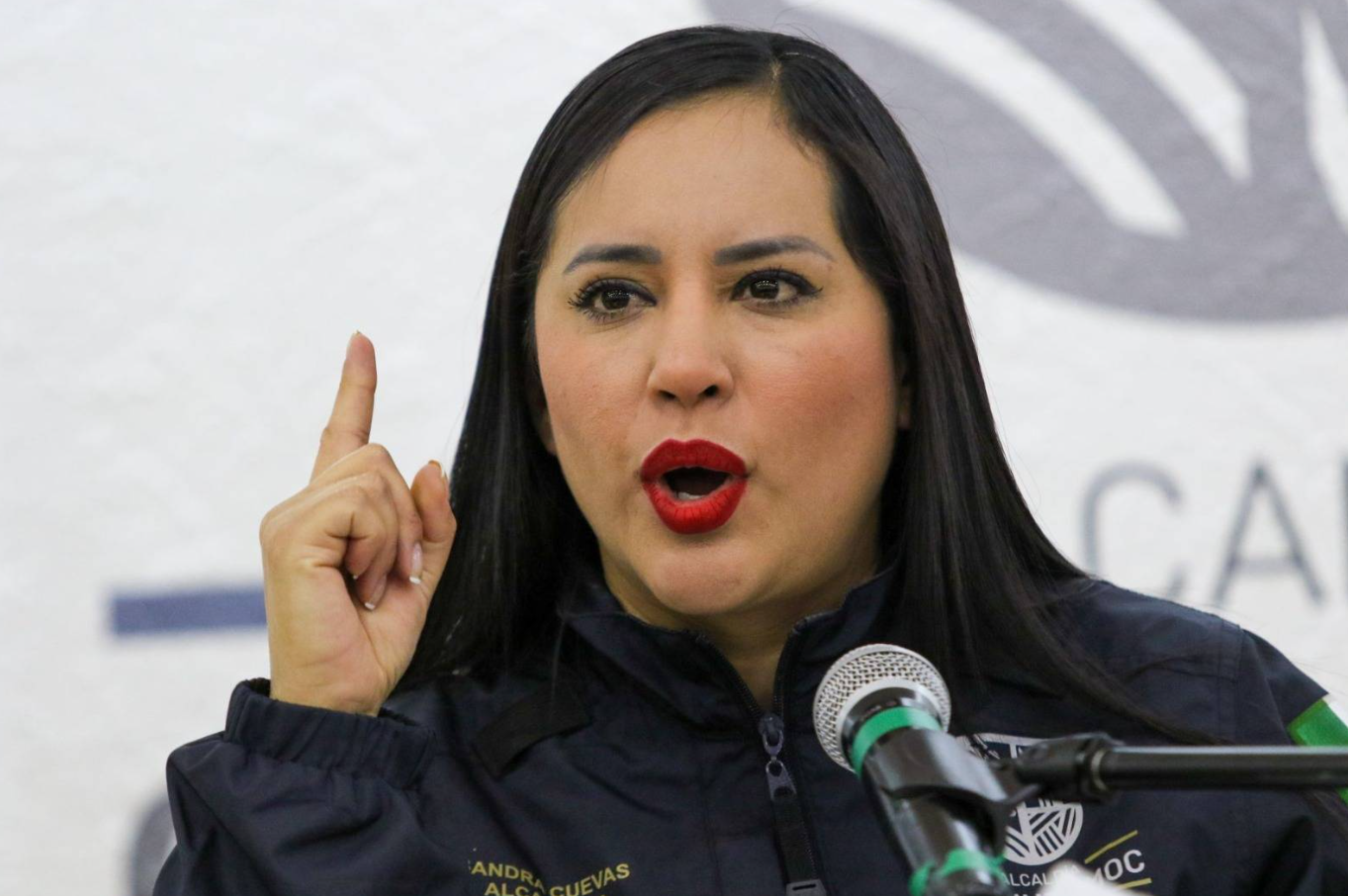 Trabajadores de Sandra Cuevas golpean a ciudadano (VIDEO)