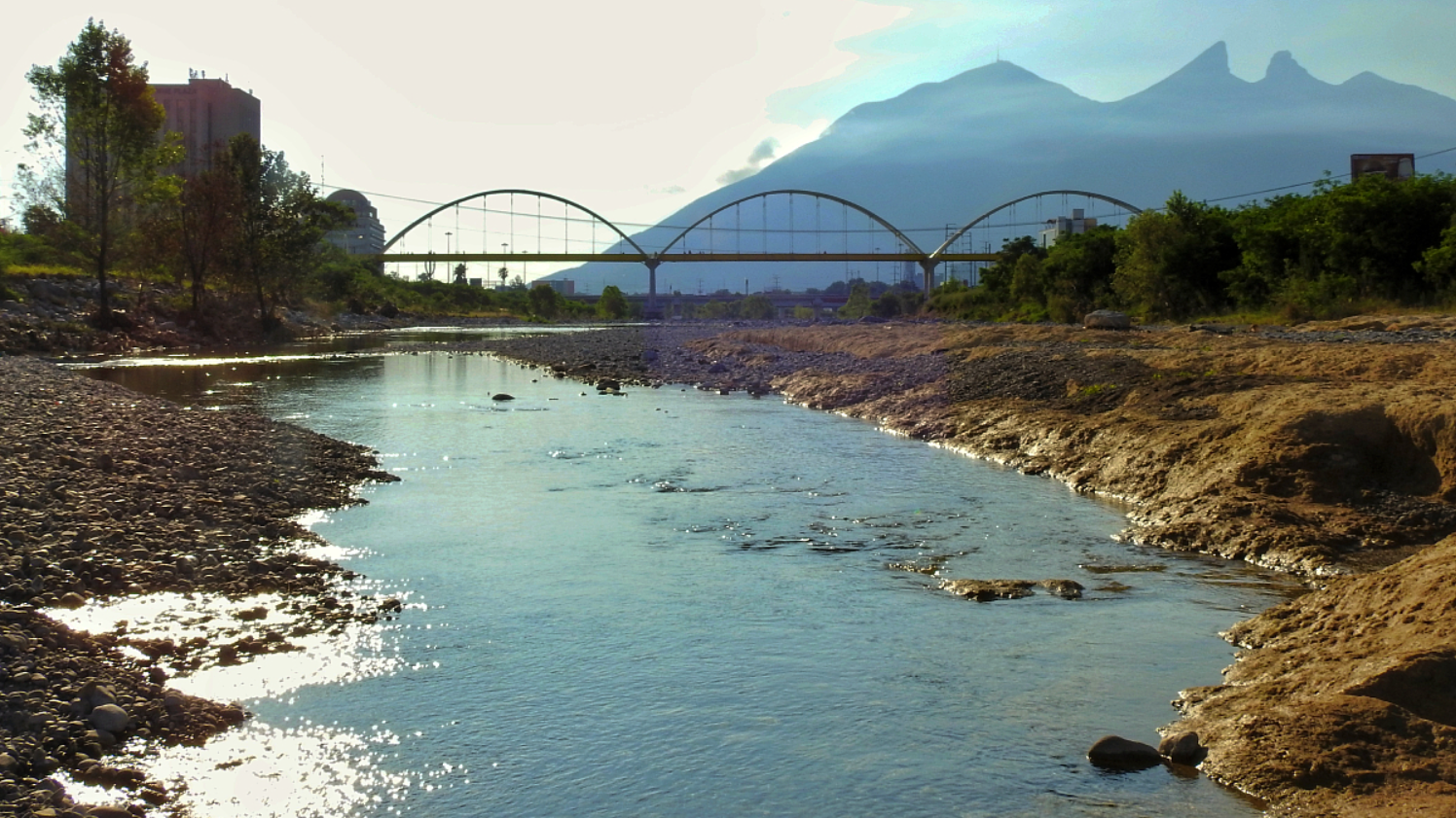 Buscan rescatar a el río Santa Catarina con agua reciclada en NL