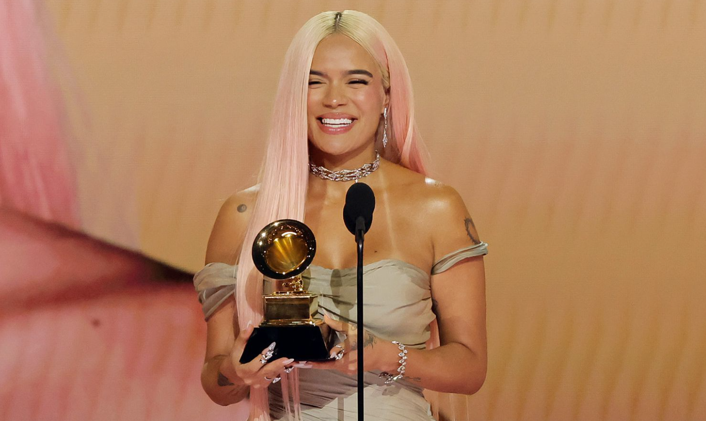 Karol G y Peso Pluma se estrenaron como ganadores en los Grammy