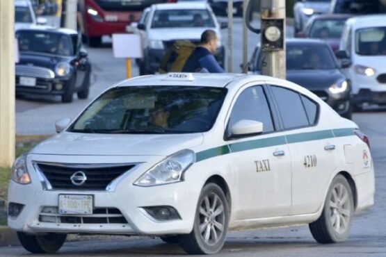 Circula video de agresión de taxista a una mujer, en Cancún