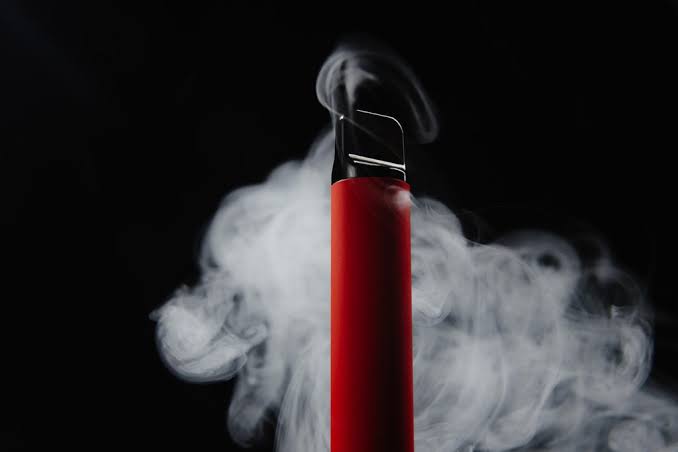 Frenan cadenas nacionales eliminación de vapeadores en Quintana Roo