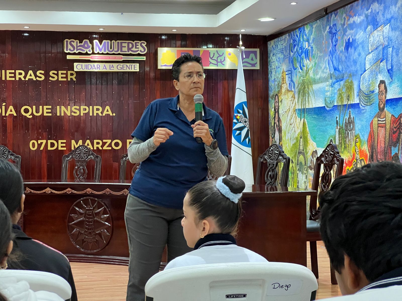 Gobierno Municipal de Isla Mujeres imparte plática para motivar y empoderar a las niñas isleñas