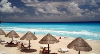 El significado de las banderas en las playas: ¿Qué indican y por qué son tan importantes?