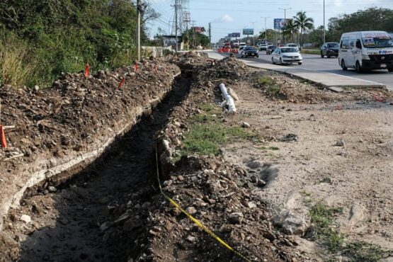 Avanzan trabajos de cableado subterráneo en bulevar Colosio