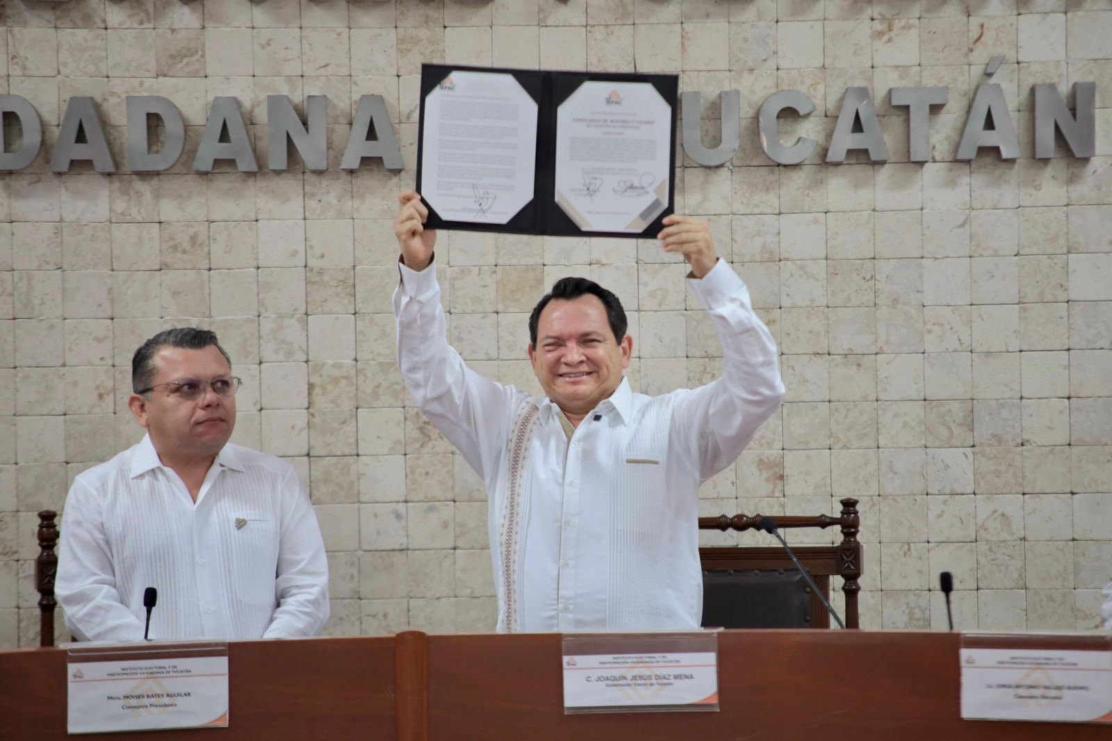 Oficial: Huacho, Gobernador electo de Yucatán