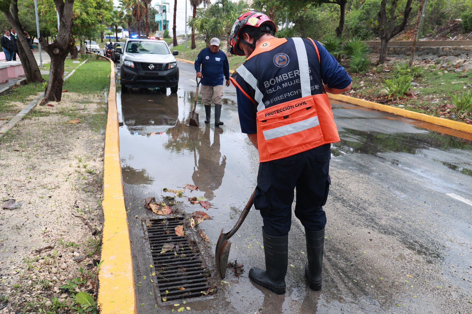Continúa en marcha el Operativo Tormenta en Isla Mujeres