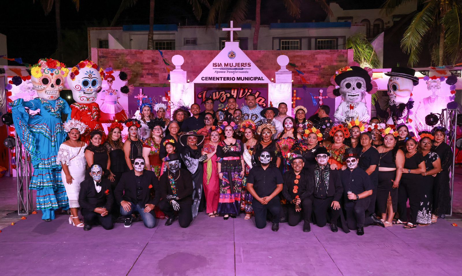 Cierra con éxito rotundo el Festival Luz y Vida ‘Entre Vivos y Muertos’ en Isla Mujeres