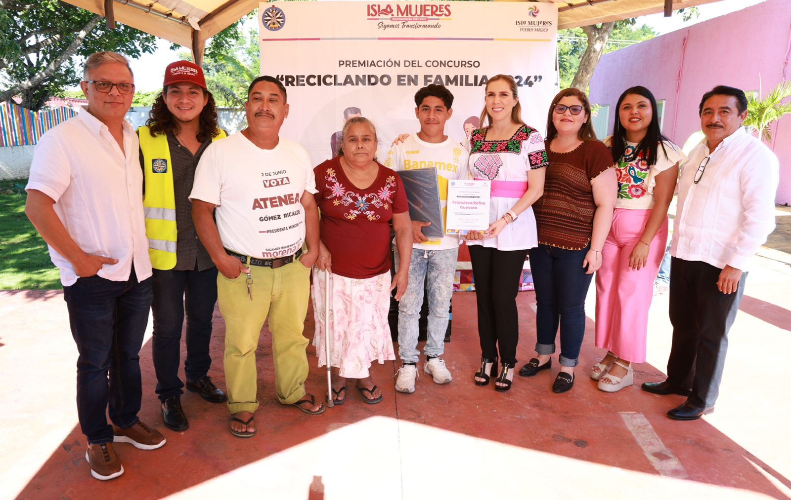 Atenea Gómez Ricalde incentiva a familias de Zona Continental por su compromiso con el reciclaje