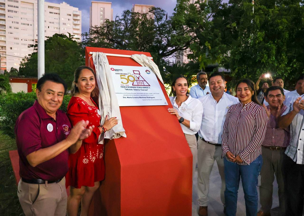 Celebra Ana Paty Peralta 50 Aniversario de la Secundaria “Moisés Sáenz Garza”