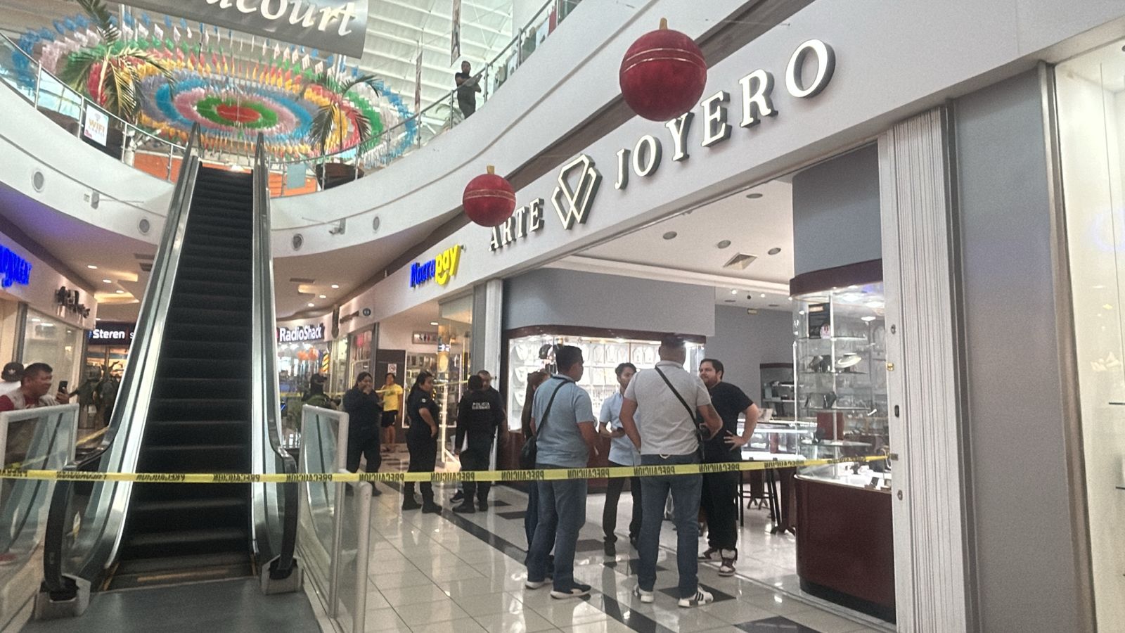 Robo con violencia a centro joyero en la Gran Plaza, deja cientos de miles en pérdidas