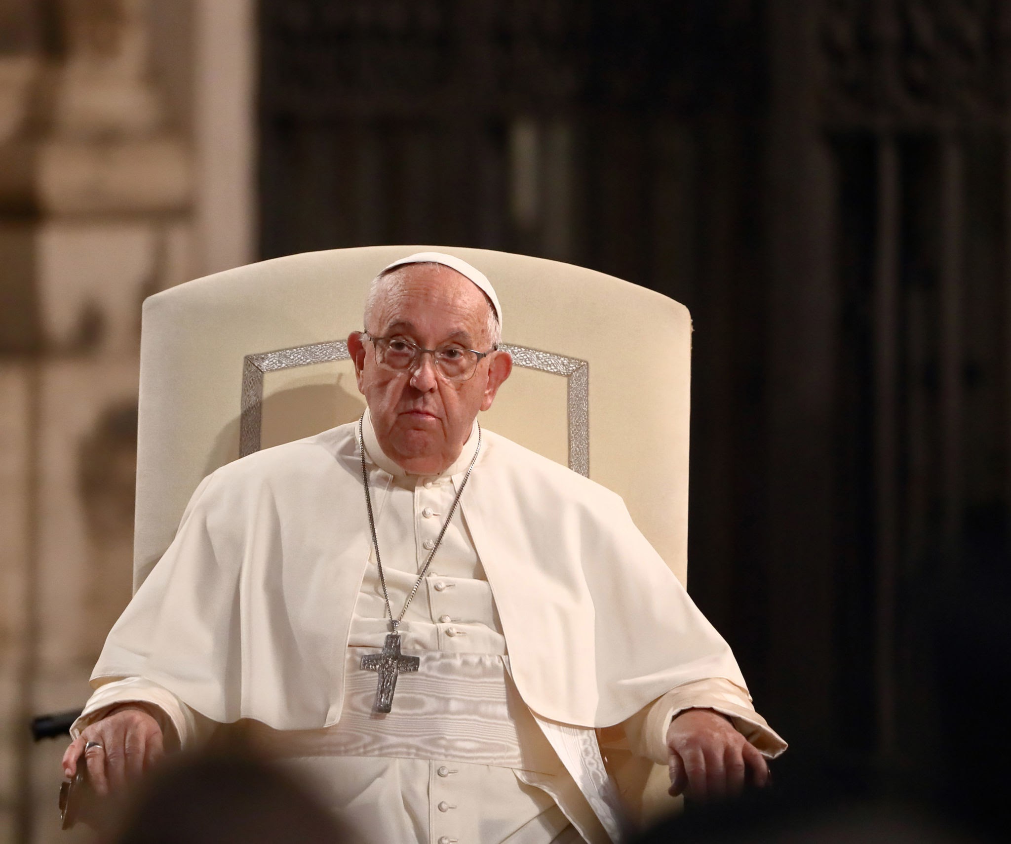 El Papa Francisco sufre caída y se lesiona el brazo derecho